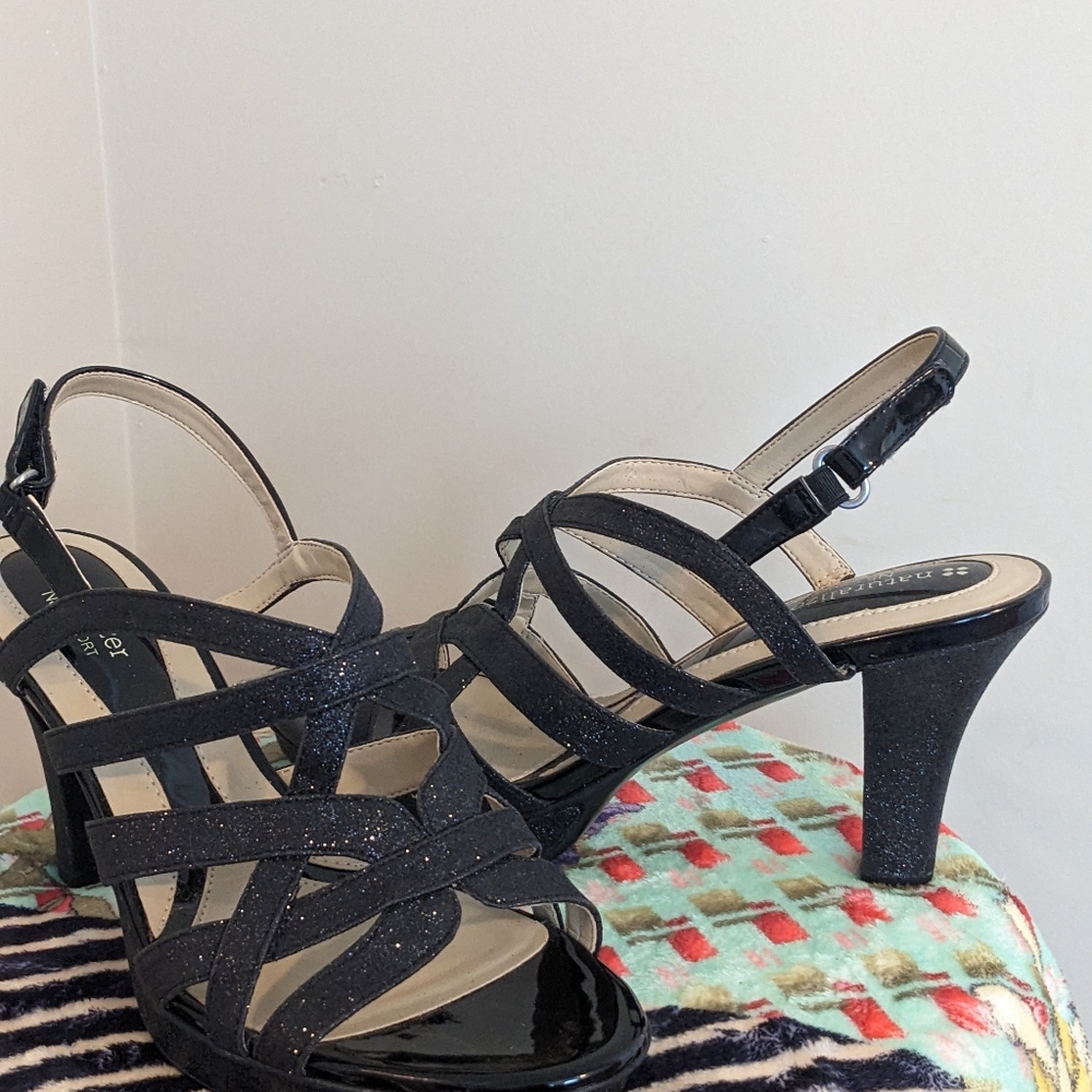 High Heels - Picture 3 of 3